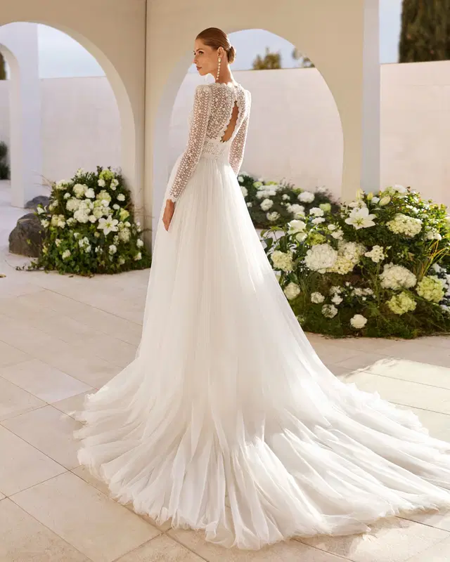 NIZA by Rosa Clara - view 2 of 3