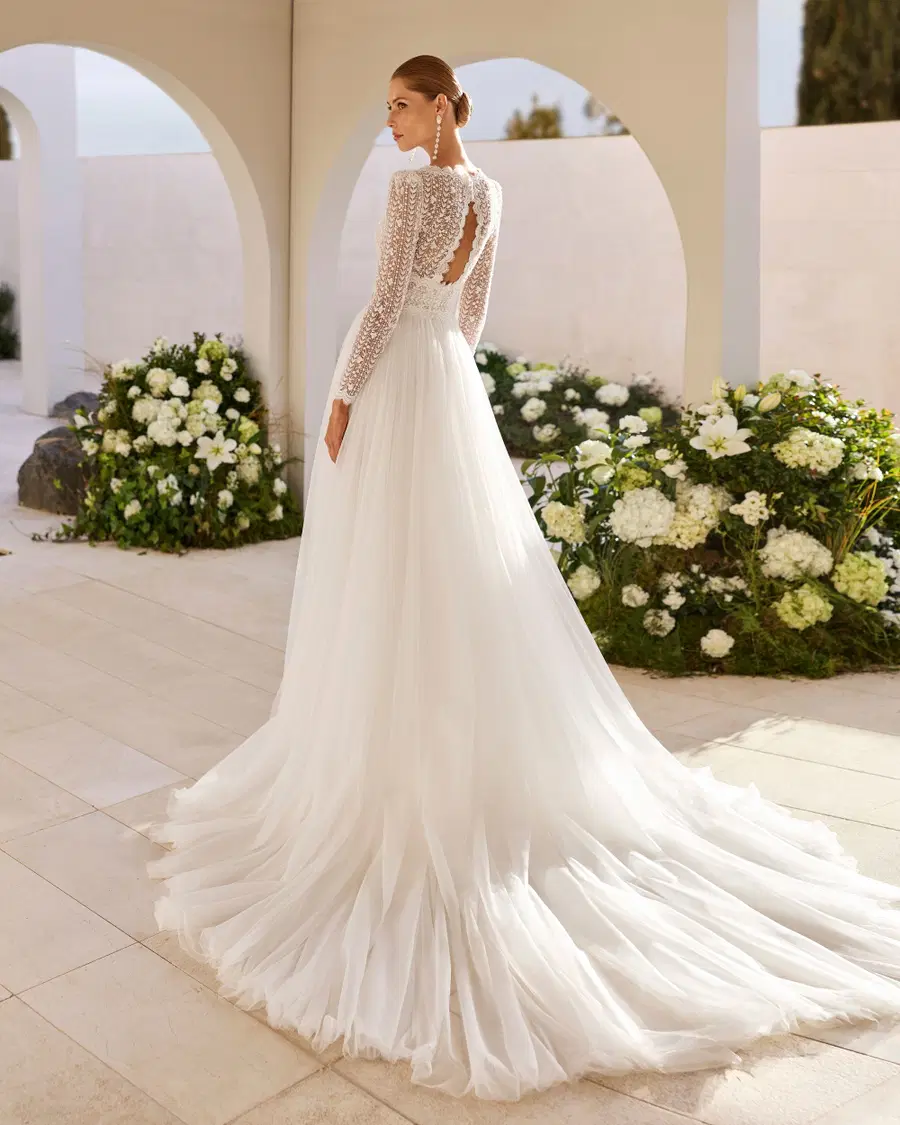 NIZA by Rosa Clara - view 2 of 3