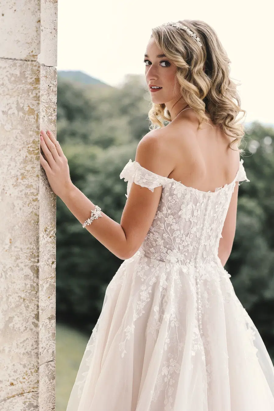 Carolin by Amo & Luv - view 5 of 5