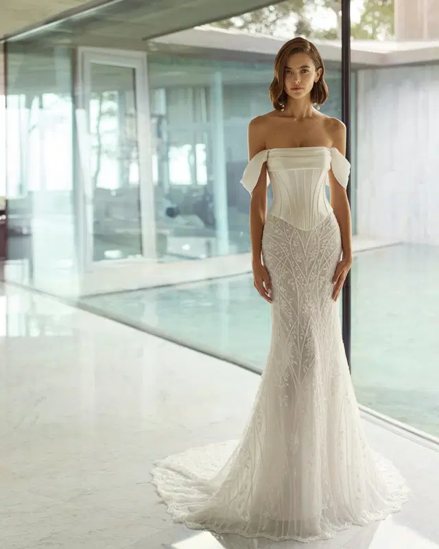 GIO by Rosa Clara: Mermaid silhouette, off-shoulder neckline, sleeveless, lace