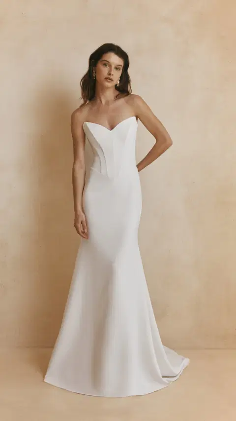 Maris wedding dress by Anna Kara, fit & flare, crepe