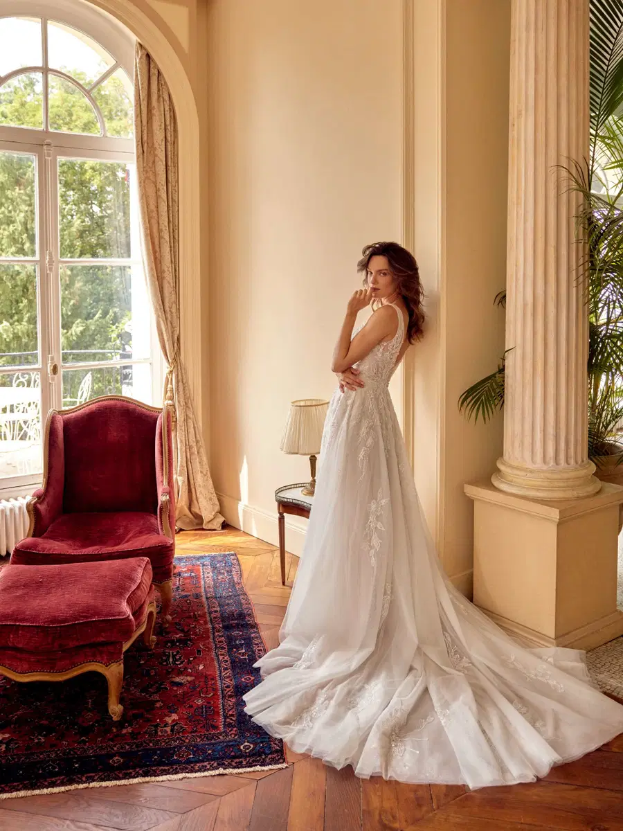 Melina by Justin Alexander - view 6 of 6
