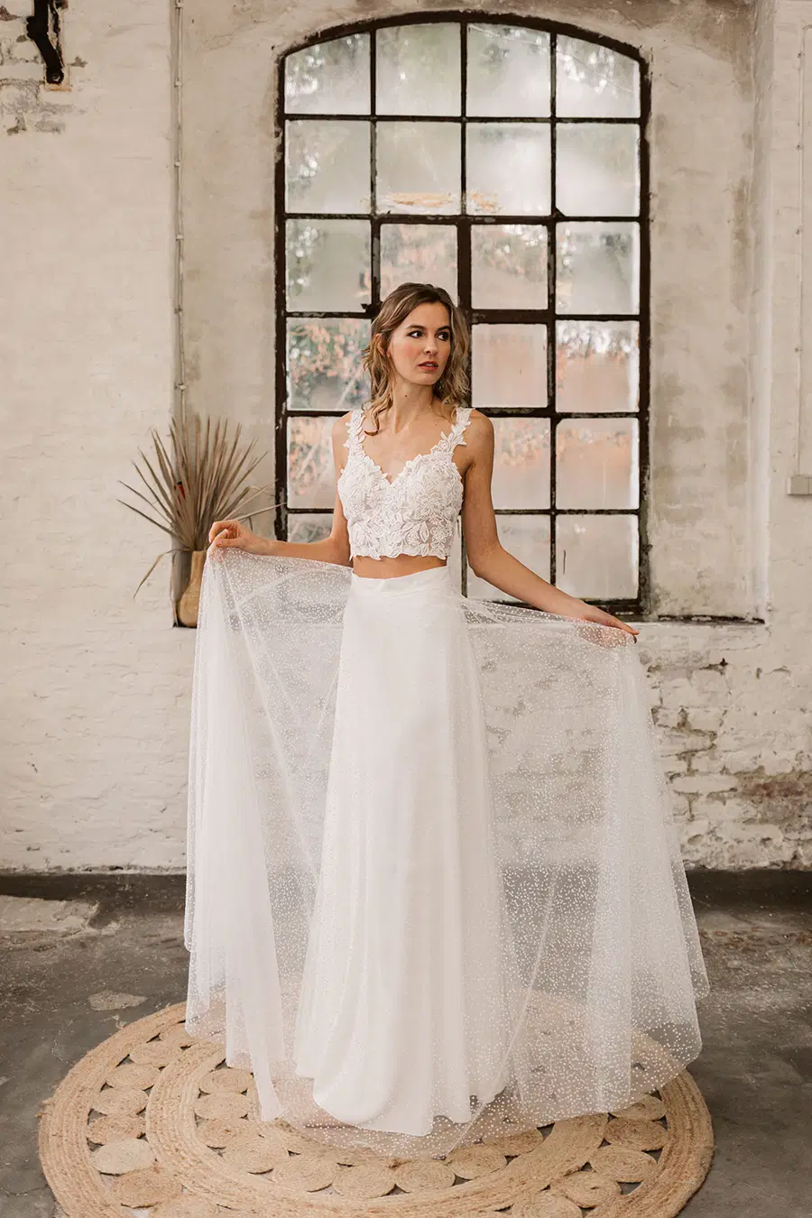 ROBYN by Esther Hofmann: Two-Piece silhouette, V-neck neckline, sleeveless, lace