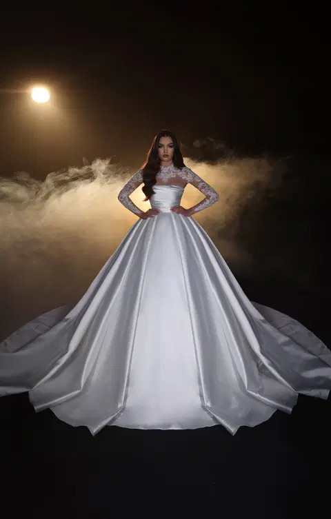 Style R 24-018 wedding dress by Ricca Sposa, ball gown, lace