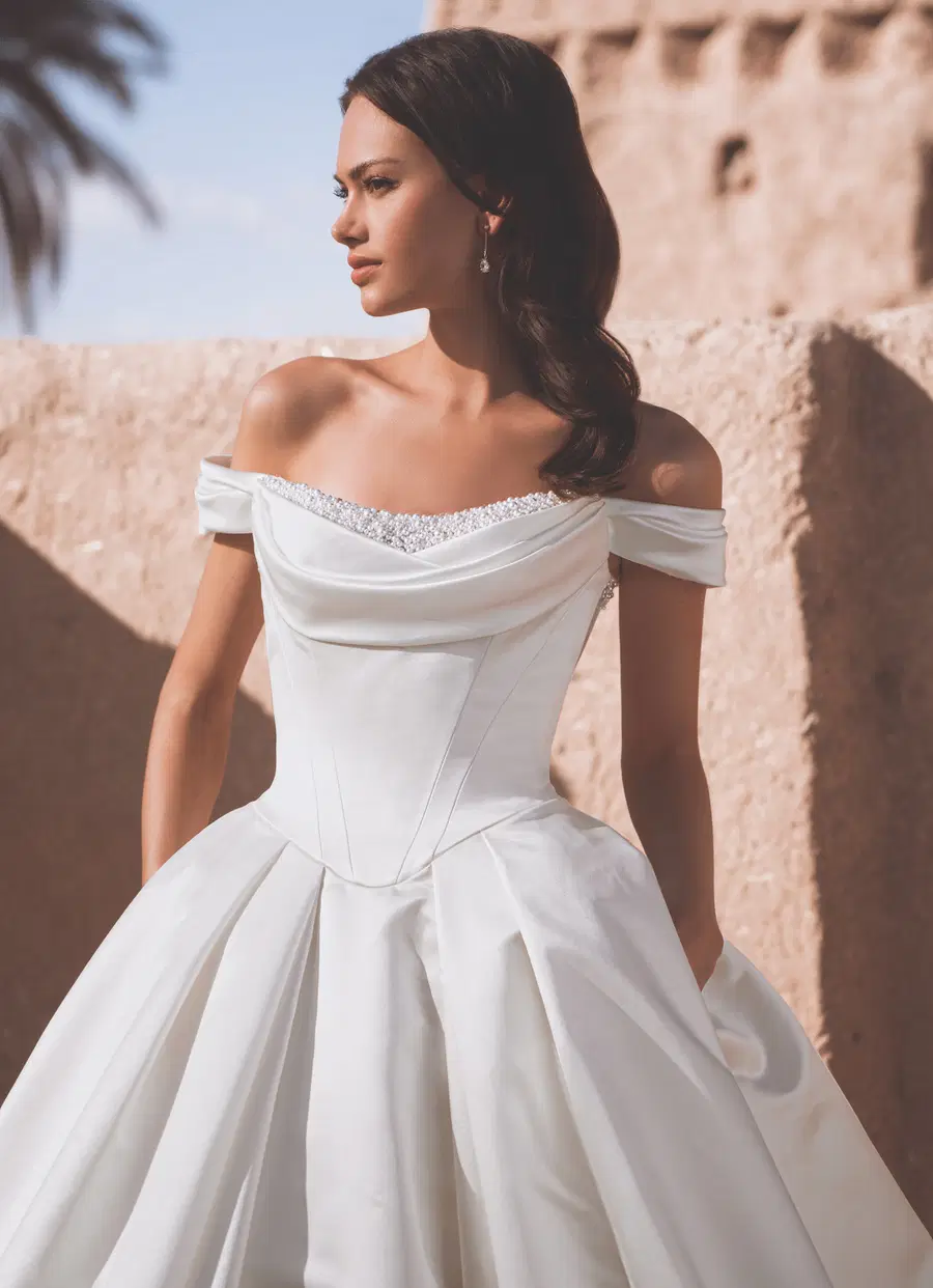 Temina by Enzoani - view 4 of 7