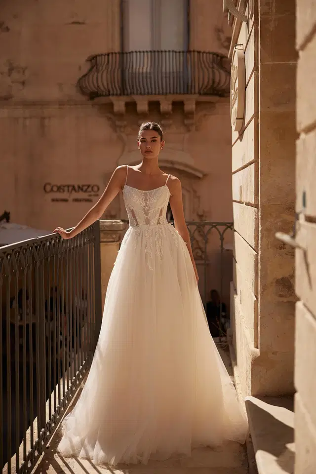Savine by Anne Mariée: A-Line silhouette, straight neckline, sleeveless, lace