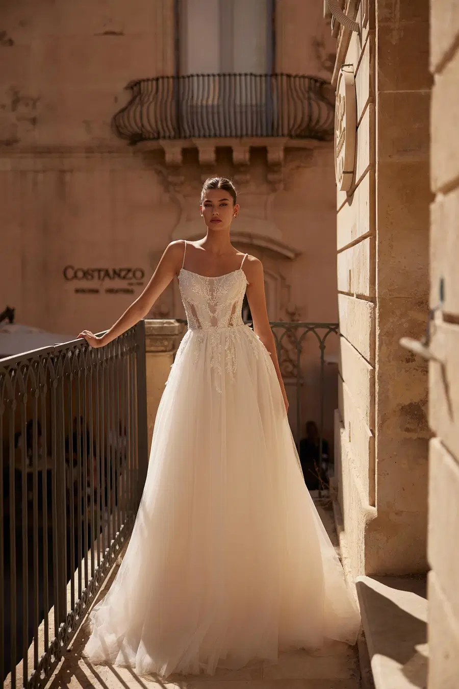 Savine by Anne Mariée: A-Line silhouette, straight neckline, sleeveless, lace