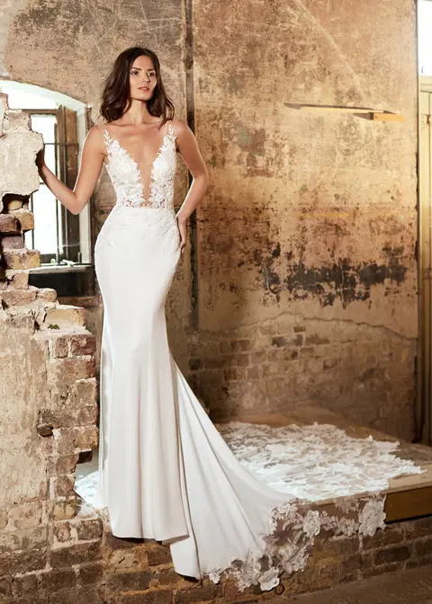 Flowerbomb wedding dress by Dando London, mermaid, crepe