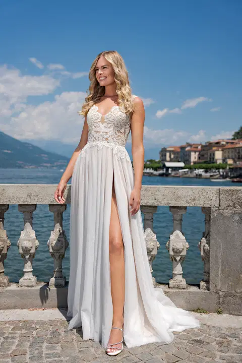 VN52 ivory/rumpink wedding dress by Vera Nova, A-line, lace