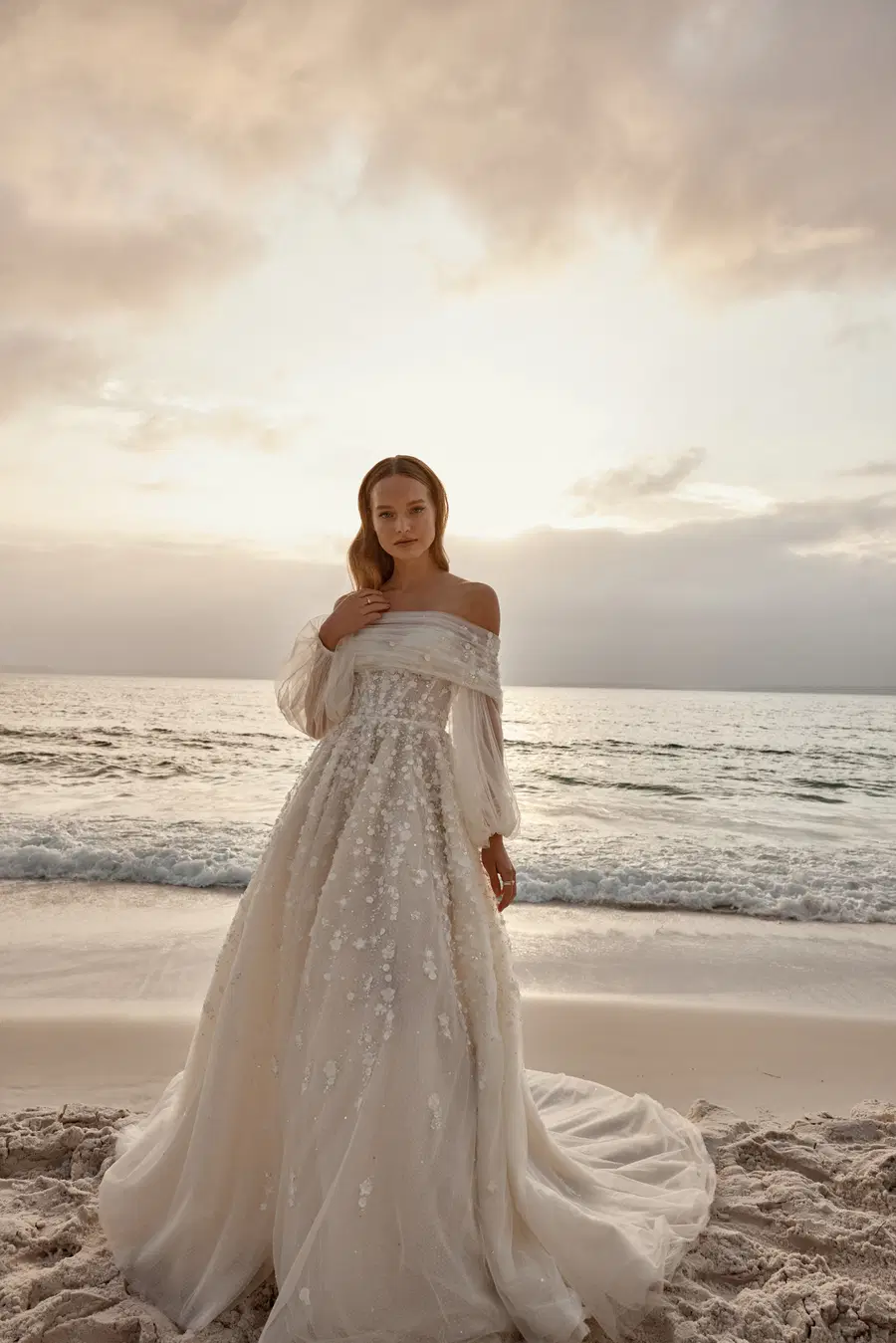 Noah by Wona Concept: A-Line silhouette, sweetheart neckline, puff sleeves, lace