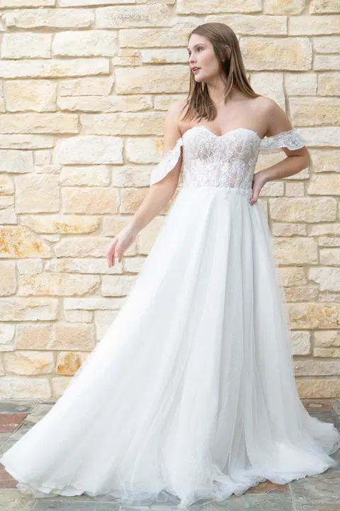 Lena wedding dress by Sanna Lindström, A-line, lace