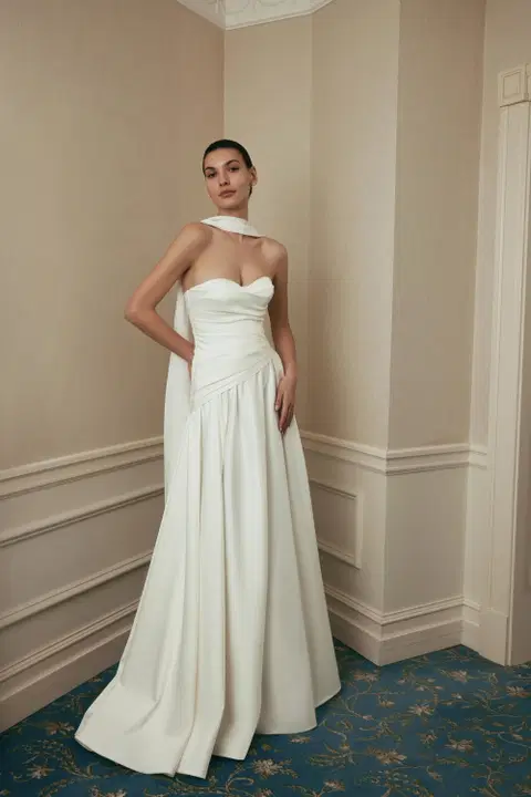 Queen wedding dress by Anne Mariée, A-line, satin