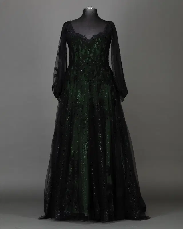 Sleeve Darkgreen von DarkDreamCouture - Ansicht 1 von 1