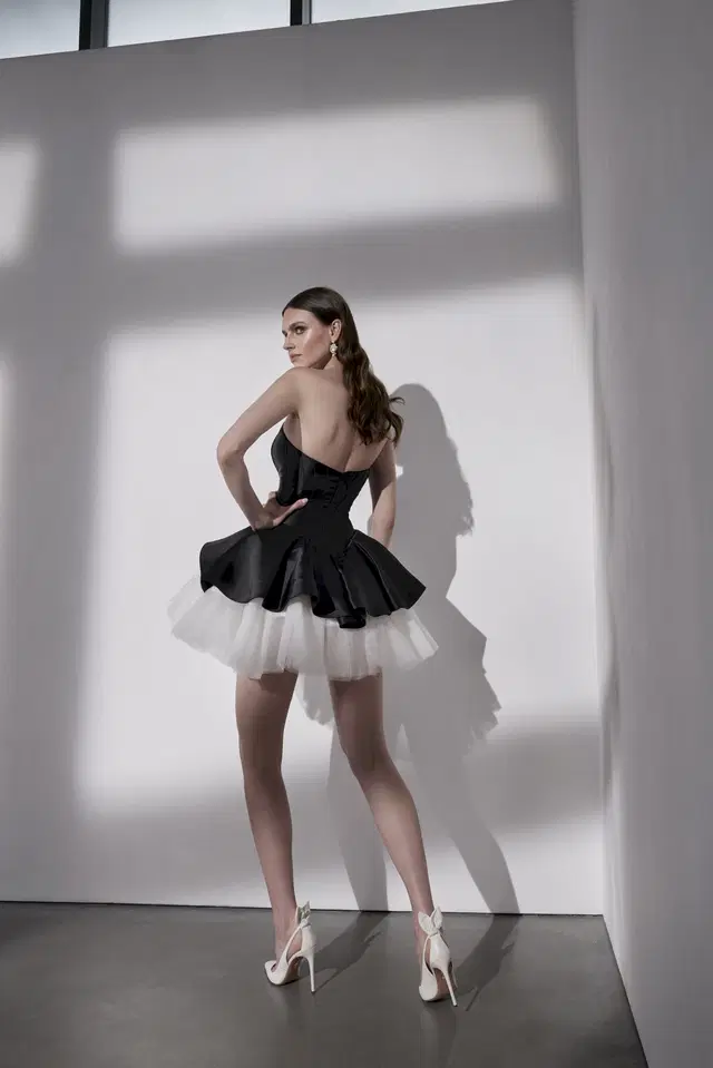 Taylor by Avenue by Josephine Scott - view 2 of 6