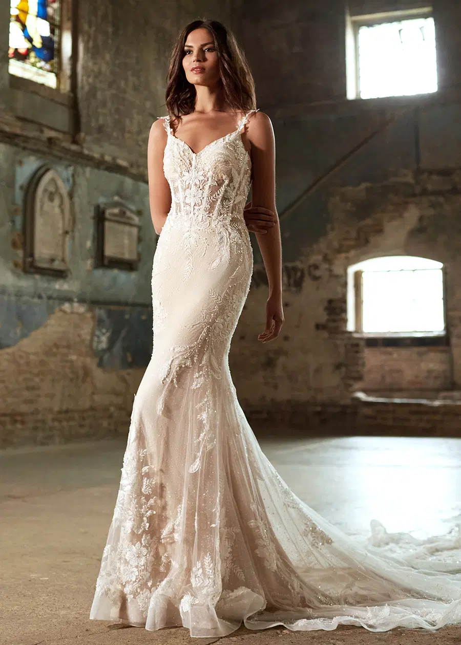 L’OCCITANE by Dando London: Mermaid silhouette, sweetheart neckline, sleeveless, tulle