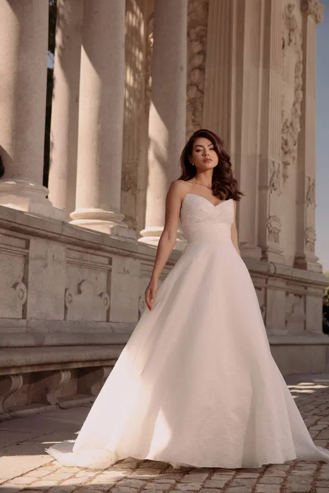 TO-2108T by Agnes: Ball Gown silhouette, sweetheart neckline, sleeveless, tulle