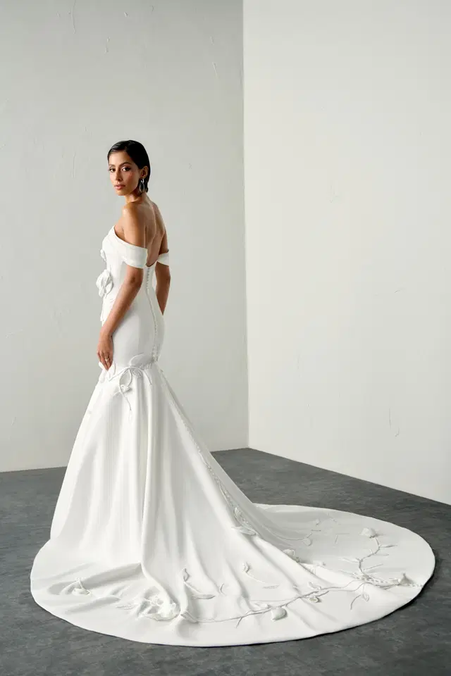 Tilerina by Justin Alexander Signature - view 2 of 6