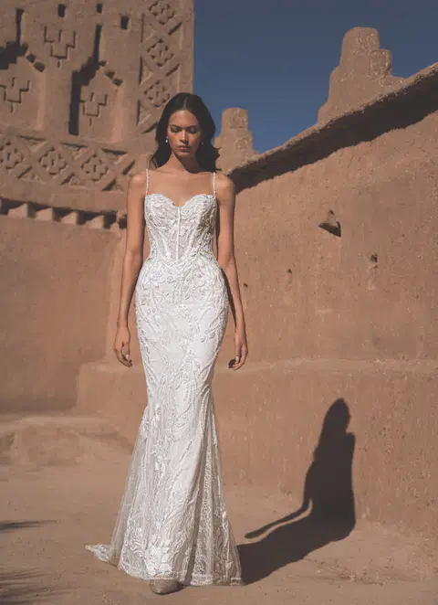 Thao wedding dress by Enzoani, lace, sweetheart