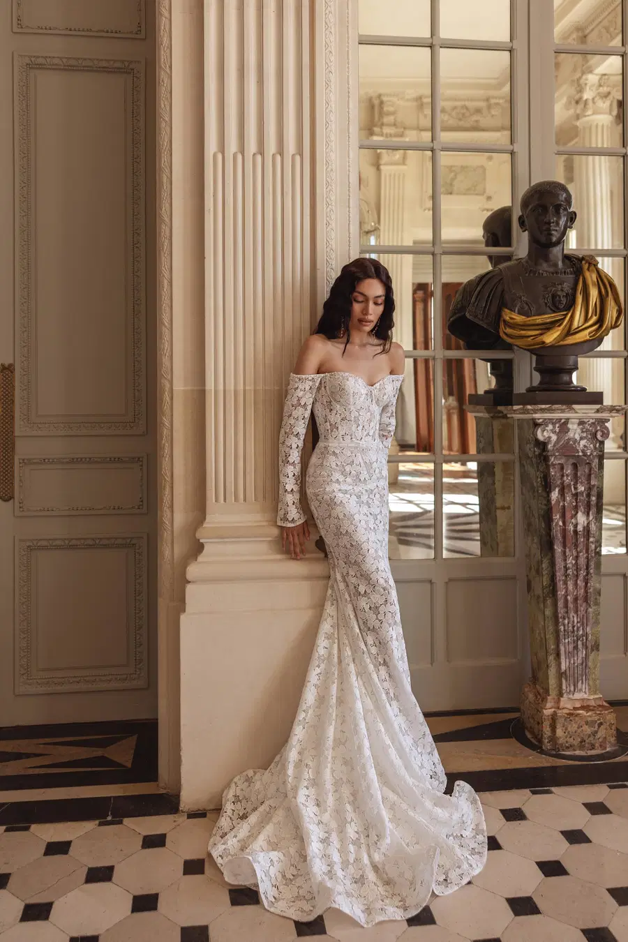 Venetia by Ella Novia: Mermaid silhouette, sweetheart neckline, long sleeves, tulle