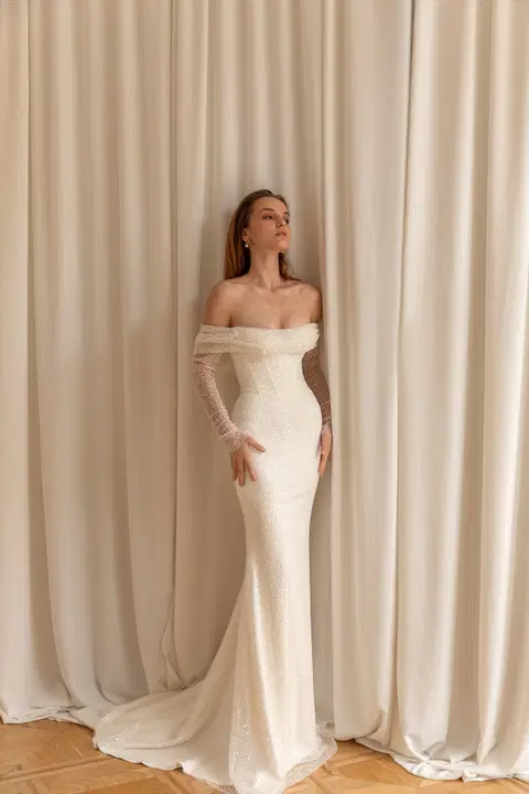 Aretta wedding dress by Eva Lendel, straight, lace