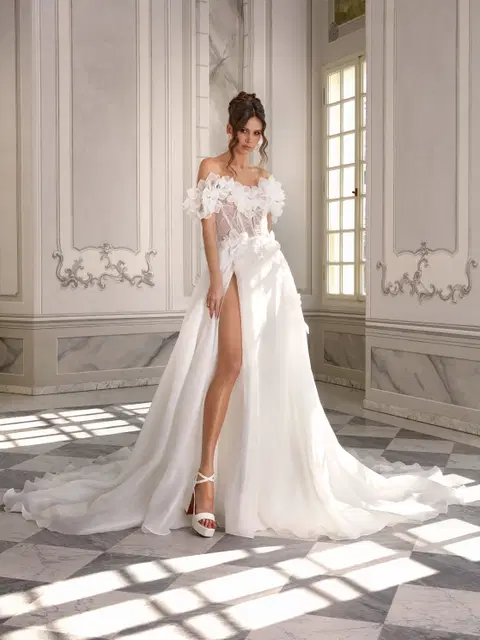 Palmer wedding dress by Vanilla Sposa, A-line, organza