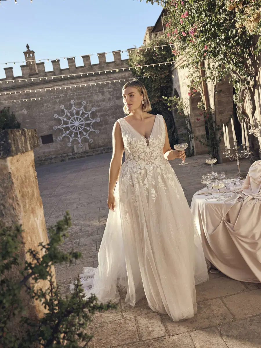 Nadia von Modeca Bridal - Ansicht 2 von 4