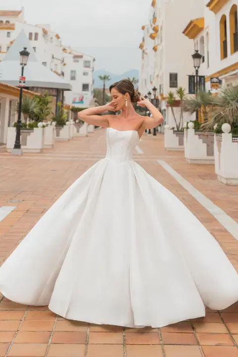 Style 8221 wedding dress by Diane Legrand, ball gown, mikado