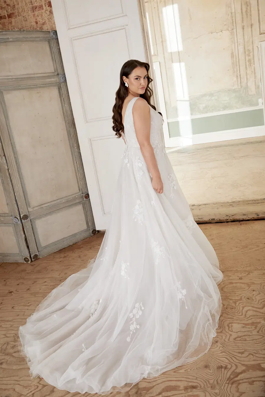 44525 by Sincerity Bridal - view 8 of 11