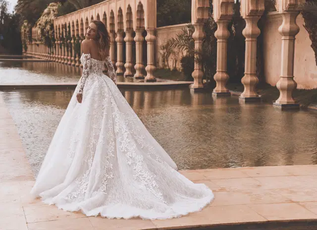 Valen by Enzoani - view 8 of 8