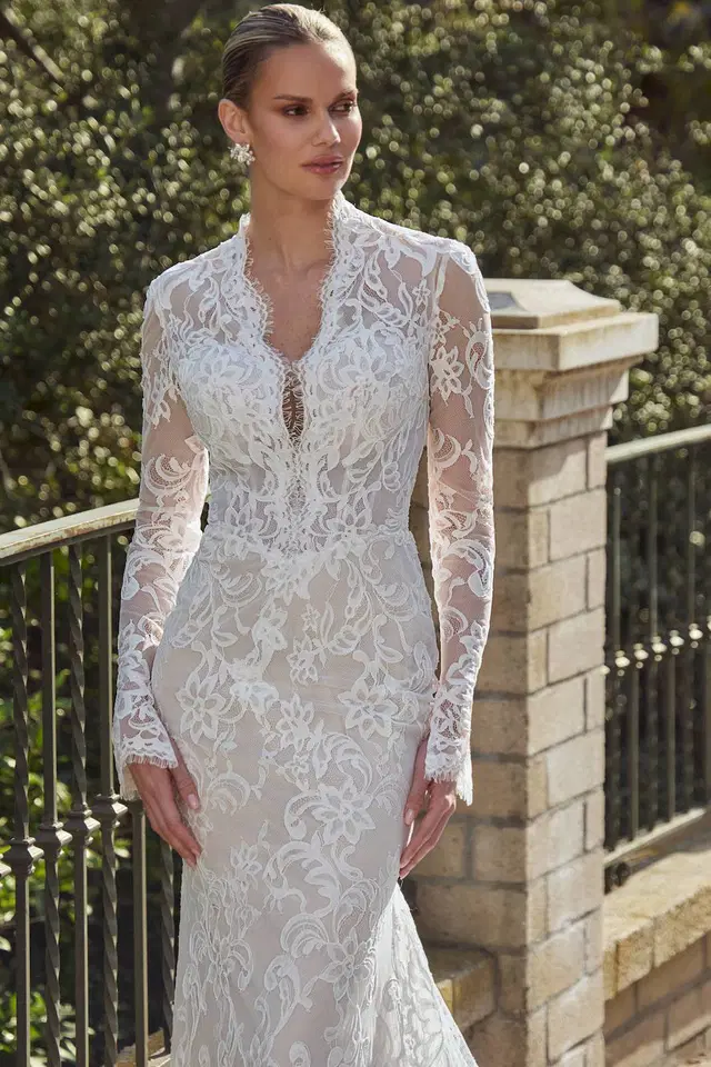 LA26257 Sakura by Calla Blanche: Trumpet silhouette, V-neck neckline, long sleeves, lace
