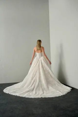 Eris by Justin Alexander Signature - view 7 of 10