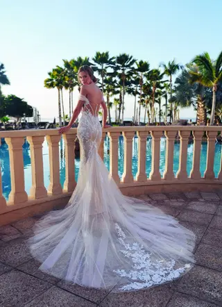 STASIA by Enzoani - view 6 of 8