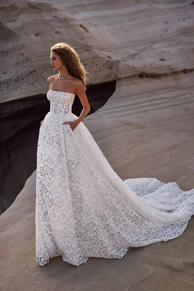 Antuanetta by Milla Nova: A-Line silhouette, straight neckline, lace