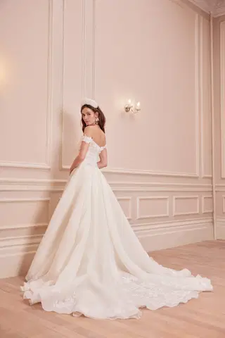 Renata by Josephine Scott - view 3 of 6