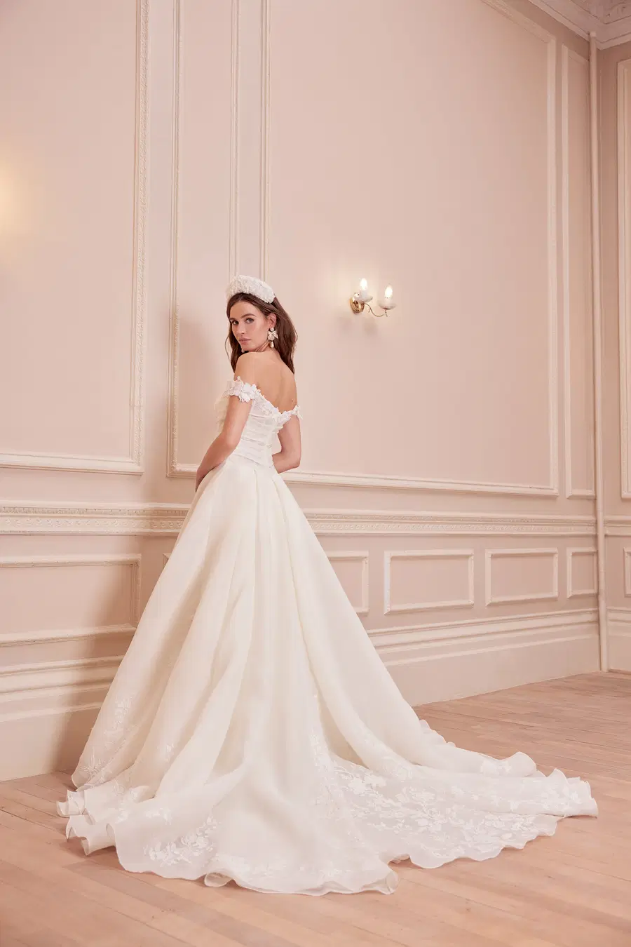 Renata by Josephine Scott - view 3 of 6