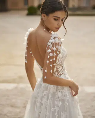 Vals by Rosa Clara - view 3 of 4