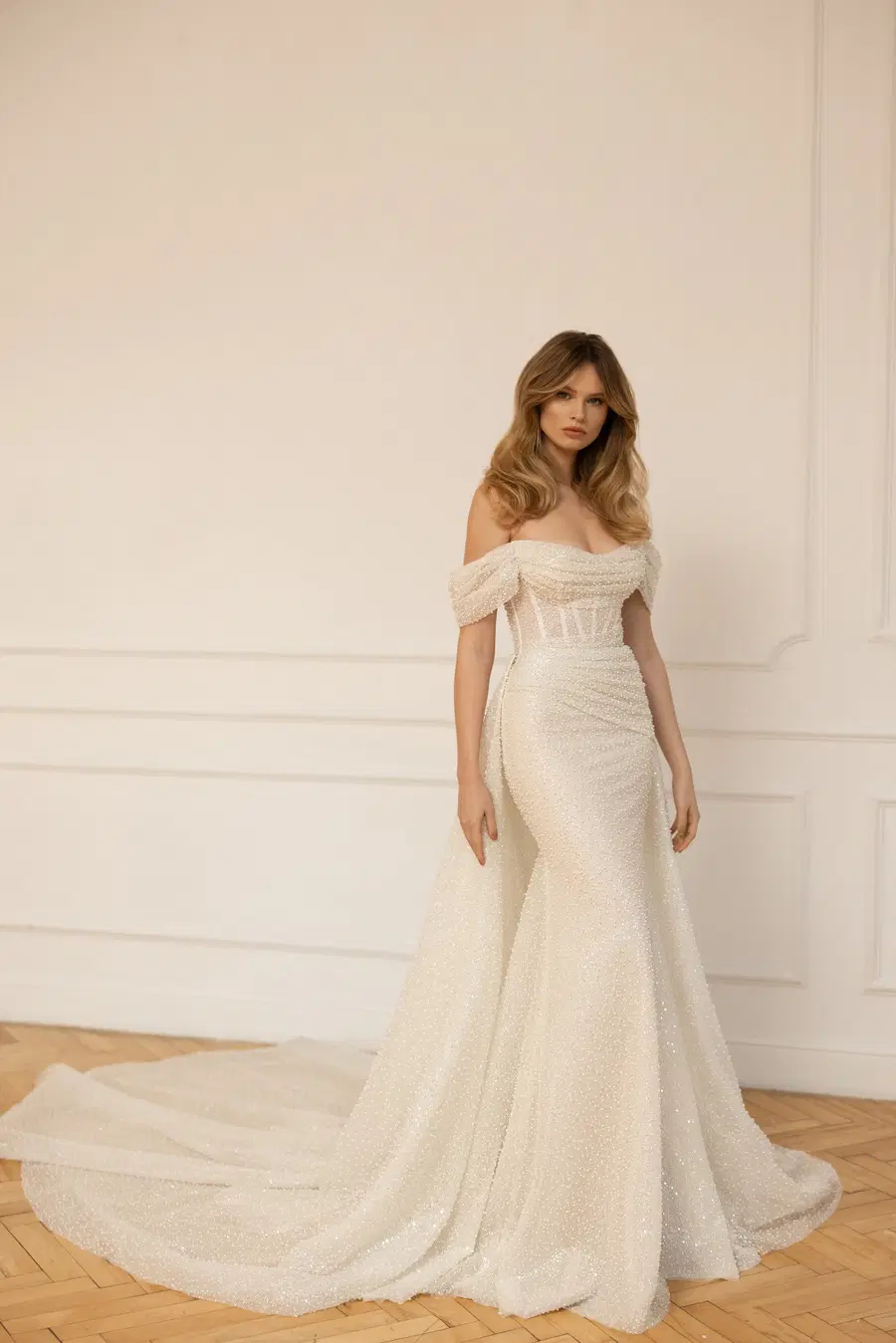 Miata by Eva Lendel: Fit & Flare silhouette, sweetheart neckline, sleeveless, lace