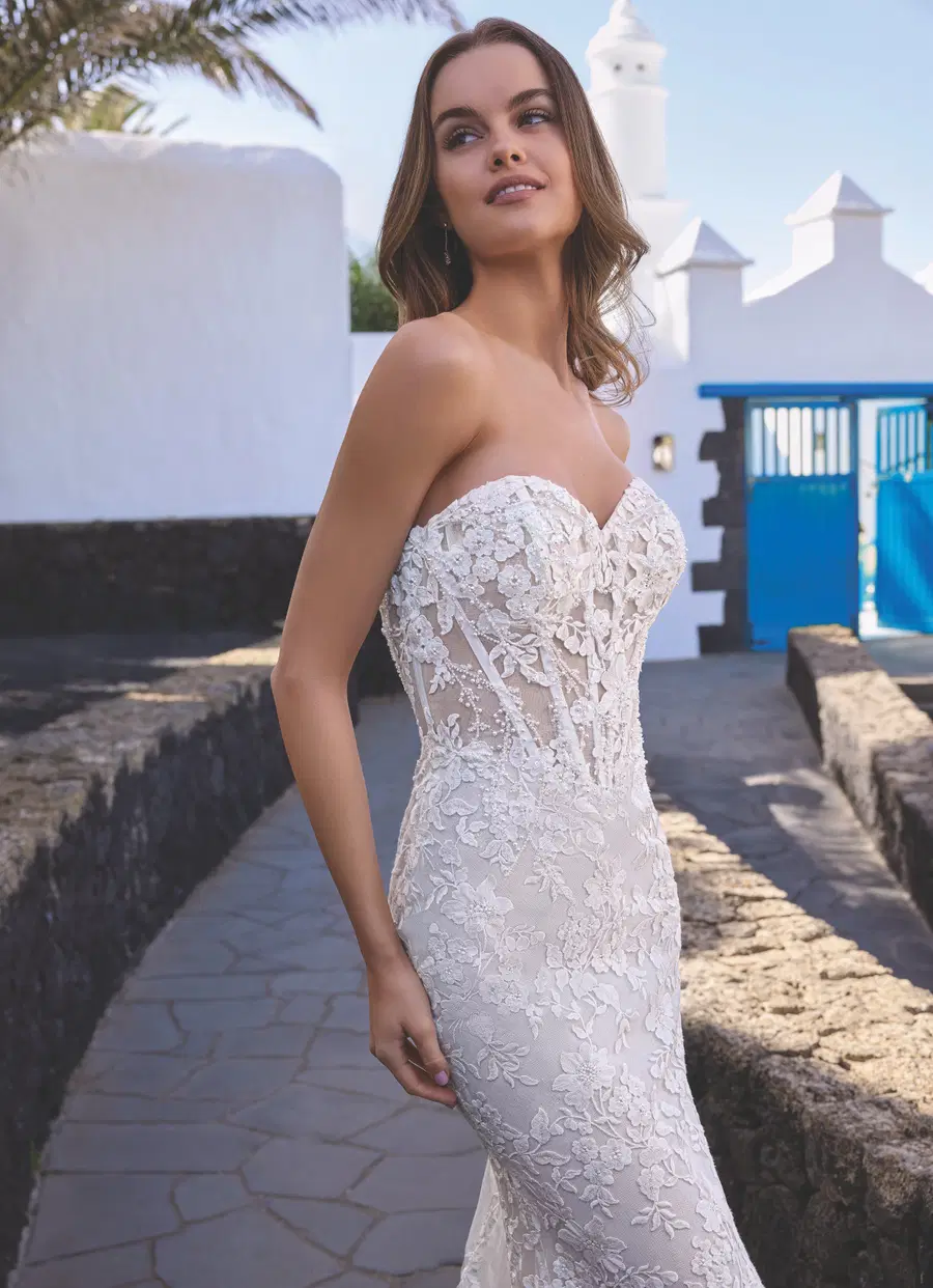 Estrella by Enzoani - view 3 of 5