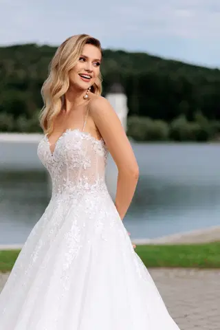 5560 by Serena Bridal - view 5 of 5