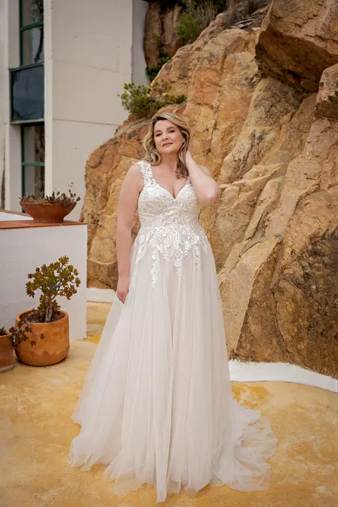 Style LB223 wedding dress by Lohrengel, A-line, lace
