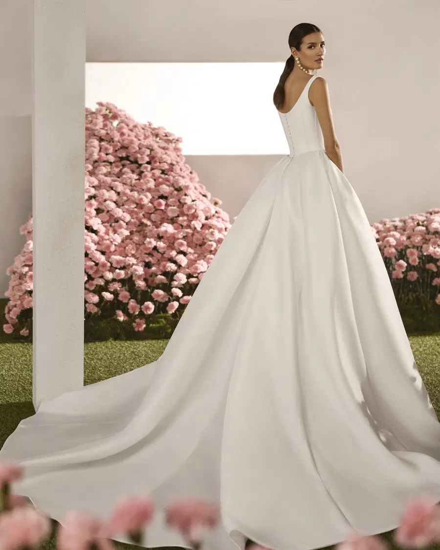 Romance by Rosa Clara - view 3 of 3
