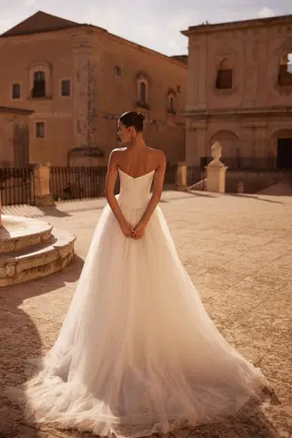 Jacline by Anne Mariée - view 6 of 10
