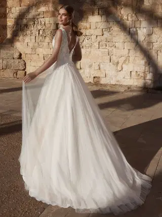 Valeria by Bianco Evento - view 3 of 5