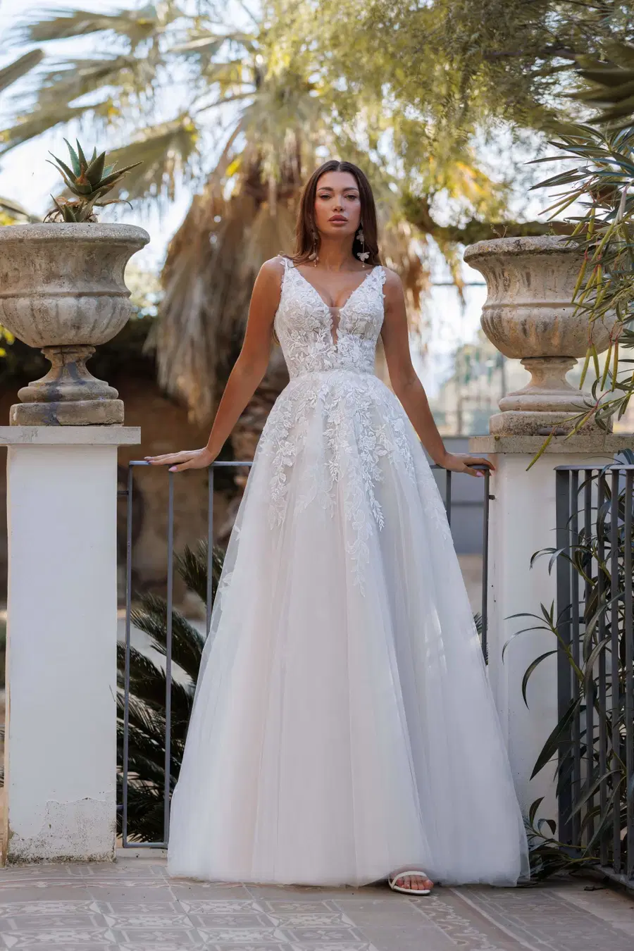 Lavonn by Jarice: A-Line silhouette, V-neck neckline, tulle