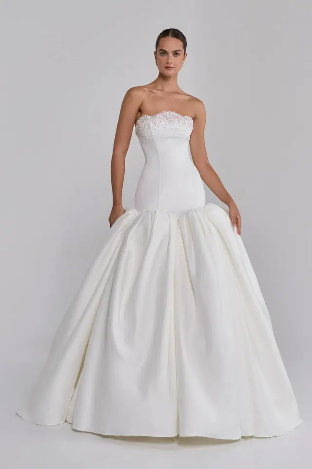B26102 Bellona by Calla Blanche: Trumpet silhouette, sweetheart neckline, sleeveless, satin