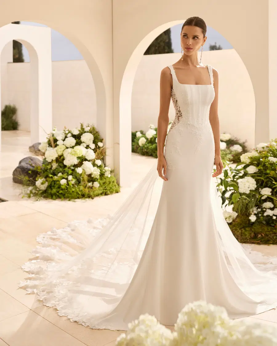 NEDET by Rosa Clara: Mermaid silhouette, square neckline, sleeveless, crepe