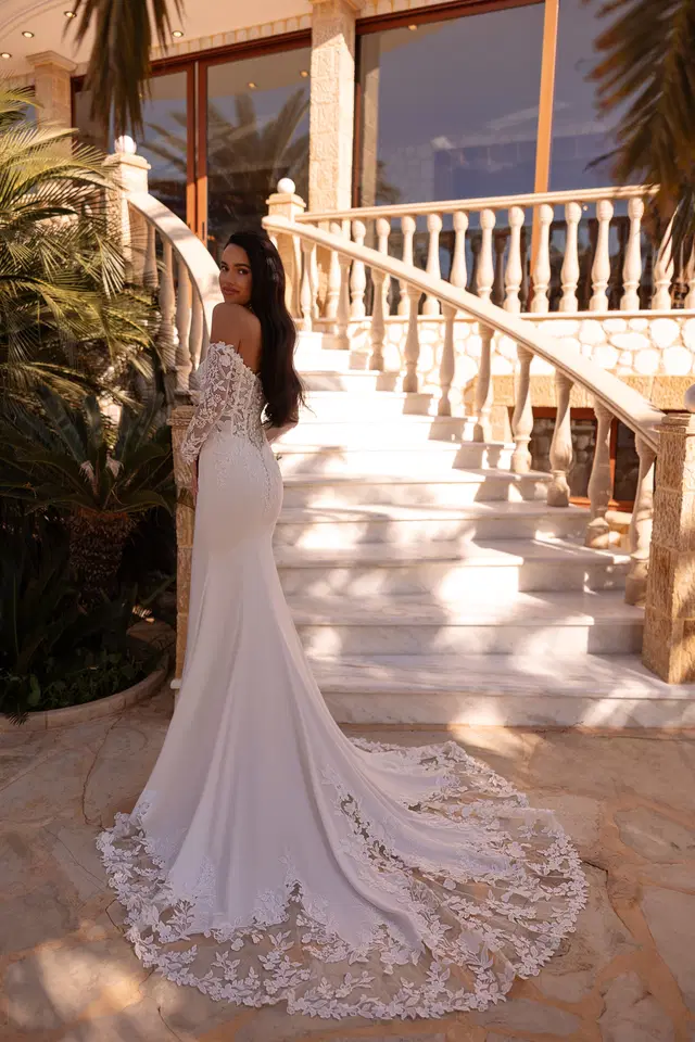 8259 by Demetrios - view 2 of 2
