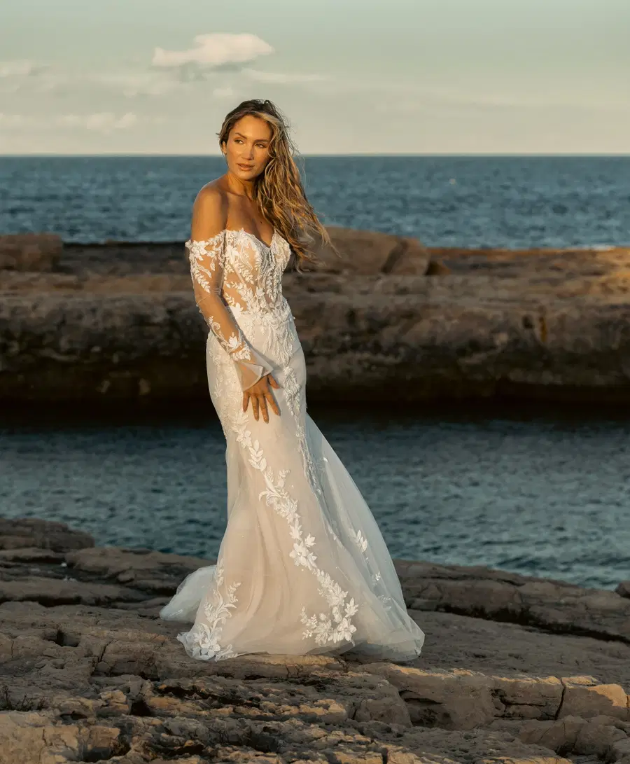 Dascha by Amo & Luv: Mermaid silhouette, sweetheart neckline, long sleeves, lace