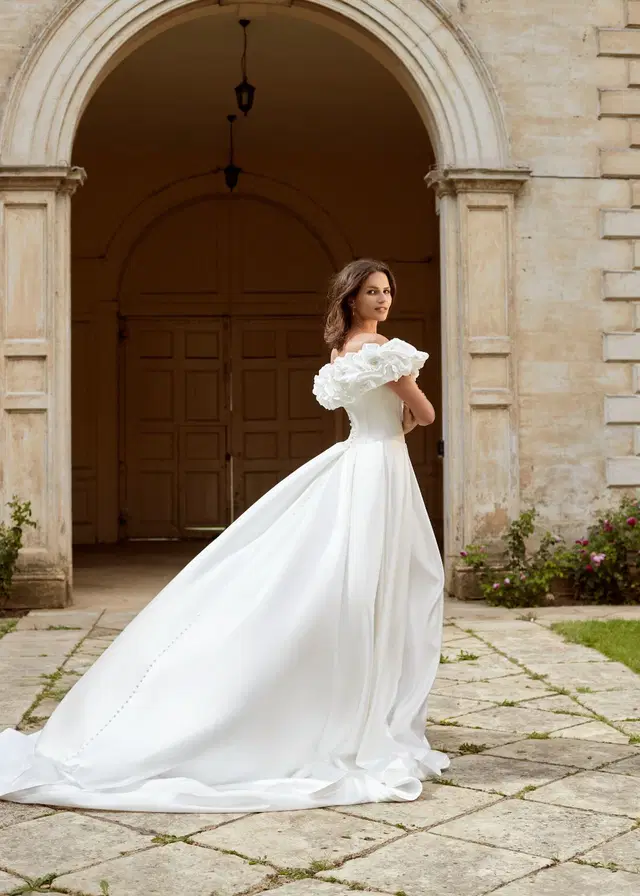 GLAMOROUS by Dando London - view 3 of 3