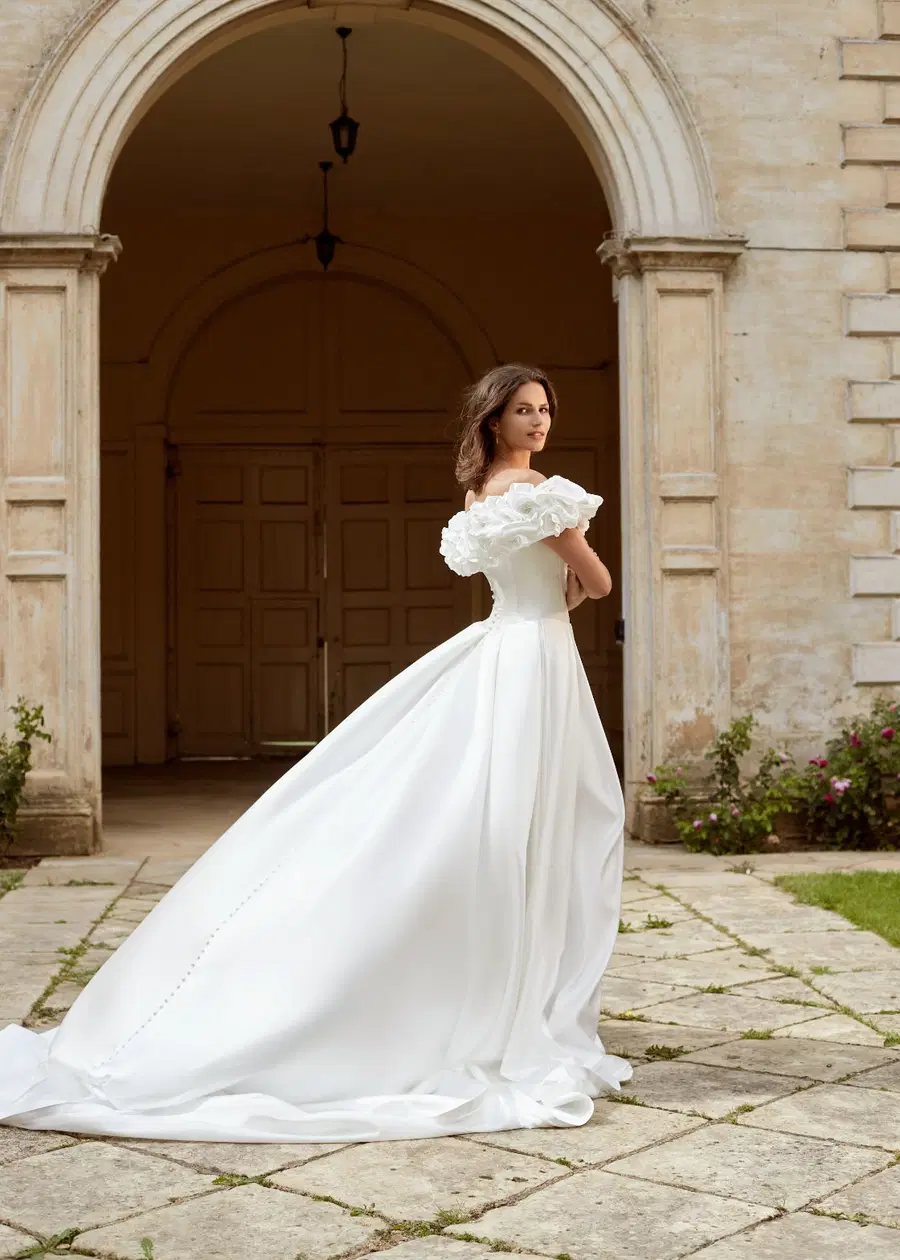 GLAMOROUS by Dando London - view 3 of 3